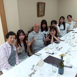 家族十六人で過ごしたホテルのディナーはとても温かかったです。　　　　・夏の夜の家族の宴の温かさ(和良)