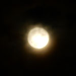 8月31日は旧暦の7月16日で綺麗な満月の盆の月が見られました。　　　・八月の二度目の望や盆の月(和良)