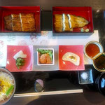 浜松市のホテル18階にある浜名湖産鰻専門店の鰻は美味しかったです。・此れやこの浜名湖産の鰻かな(和良)