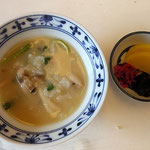 クラス会の鮎尽くしの締めは温かい雑炊でした。美味しかったです。　　・鮎尽くし締めの雑炊温かし(和良)