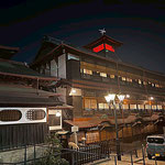 道後温泉のホテルのディナーの後、夜の道後の街を散策しました。　　・夜風浴び道後の街をぶらぶらと(和良)