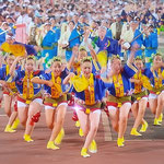 桟敷ではそれぞれの連が集団ならではの美しさを演じていました。　　　　　・集団の美しさかな阿波踊(和良)