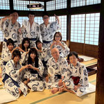 道後温泉本館神の湯の二階席で湯上りの浴衣をいただきました。　　　・湯上りの浴衣は用意されてをり(和良)