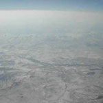 ヨーロッパに出張しました。航空機から見た氷の大地です。  ・ツンドラの凍土に村の見えて来し（和良）