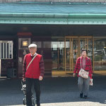 私は酸素呼吸器を携帯しながらの旅でしたが少し慣れてきました。　　　・春の旅酸素呼吸器にも慣れて(和良)