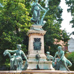 Brunnen im klassizistischen Stil