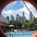 Marina Mandarin, unser Hotelpool mit Blick auf das Financial District