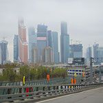 Die Skyline begrüßt uns in Nebelschwaden