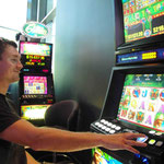 im Casino versuchen wir unser Glück