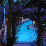 wir haben ganze zwei Bilder von Seminyak: hier unser Hotelpool