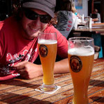 die Jungs trinken Hefeweizen