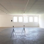 Ermanno Cristini, "Ginnastica Artistica. Ambiguo cardinale in fronte (Lana)", 2019, bussole, treppiedi, dimensioni variabili, ph. Ermanno Cristini