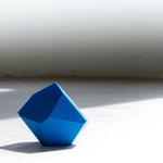 Umberto Cavenago, "Tetracaidecaedro irregolare da lancio calibro 50", 2019, stampa 3D in “acido polilattico” (PLA), 5×5×5 cm, ph. Ulrich Egger