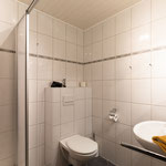 Wohnung 5, Bad mit Dusche und WC