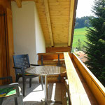 Wertach-Ferienwohnungen.de  Blick auf den Balkon Ferienwohnung Schwalbennest