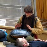 Handpan-Meditation beim Mithilfewochenende Seminarzentrum Beuerhof