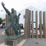 Denkmal für die vielen Emigranten, die die Azoren Richtung Amerika verliessen, in Ponta Delgada, Sao Miguel, azoren