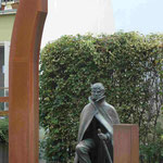 Denkmal für Caspar David Friedrich als Wanderer in seiner Geburtsstadt Greifswald