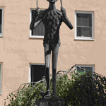 Papageno aus der Mozartoper am Salzburger Papagenoplatz