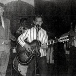 THE FRIENDSHIP SEXTET (ca. 1959) vlnr: Piet Steenman - Moos Polak - Jan Akkerman (met Höfner) - Jan ter Bruggen (op de rug gezien) - Wim ter Bruggen