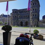 Trier: an der Porta Nigra