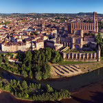 vue aérienne d'Albi, à moins d'une heure des Gites des Camparros à Nailloux