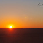 Sonnenaufgang in der Wüste auf dem Weg nach Abu Simbel