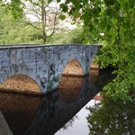 Steinbogenbrücke zum Schloss