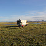 Unimog und Stephanie im Abendlicht