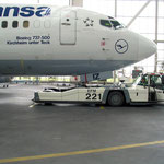 Schleppvorgang mit einer Boing 737-500