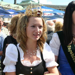 Charmante Festkönigin.