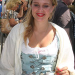 Eine auffallend fesche Besucherin.