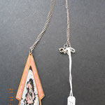 Zilverkleurige fijne ketting met amulet- prijs 