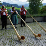 Alphorntrio Kellenberger bei einem privaten Ständchen, 2014