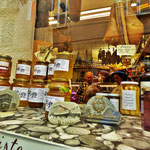 Bobbio, Gino Buonanno "I SASSI di Gino" ospite della Salumeria Porta Nova - Contrada di Porta Nova 23