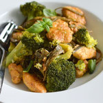 Zeewierpasta met pittige kip en broccoli