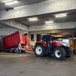Holzcontainer aufziehen für Astwerk-Hackaktion
