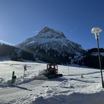 Snow Rabbit Richtung Zug