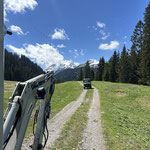 Baggertransport Richtung Grenztobel, mit Lintrac und TB 216