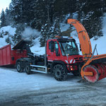 Unimog 530, abrollen des Schneecontainers mit anschließendem Umbau für Klärschlammtransport nach Lustenau