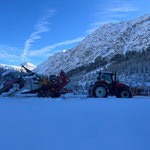 Hilfeleistung Jägerschaft: Abholung von eingefrorenem Pistenbully Älpele