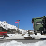 Mülldienst und Wegekübel abbauen in Oberlech