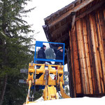 Dachrinne fertig montieren Bernhard Stall, Wegverlegung