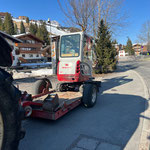 Bagger nach Eisarbeiten Burgwaldweg verladen