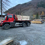 Unimog 530, Holz bei der Sägerei in Dalaas abholen