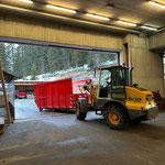 Schneecontainer Schiltrac in die Werkstatt transportieren