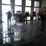 Werkstatt - Generalreinigung mit Dampfstrahler
