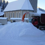 Kirchplatz-Schneeräumung mit U530