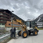 Sockel betonieren nach Schaden Pistengerät Wintersaison