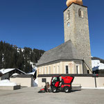 Holder C70 SC, Kirchplatz und Kirchenaufgang kehren...